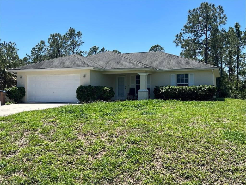 3211 55th ST W LEHIGH ACRES, FL 33971