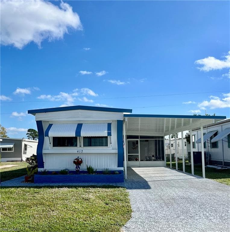 412 Timber LN N NORTH FORT MYERS, FL 33917