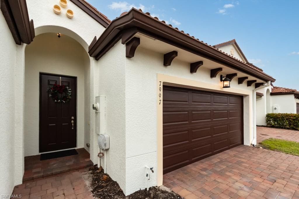 7997 Bristol CIR NAPLES, FL 34120