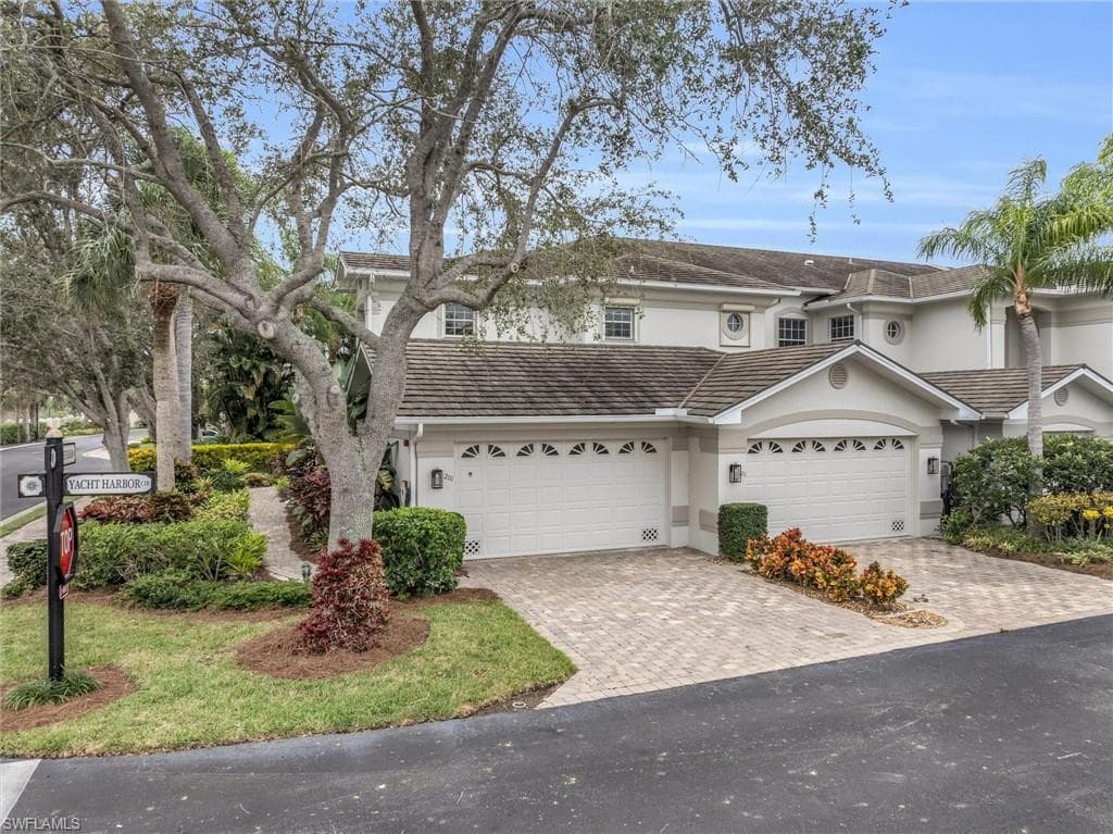 5040 Yacht Harbor CIR 6-201 NAPLES, FL 34112