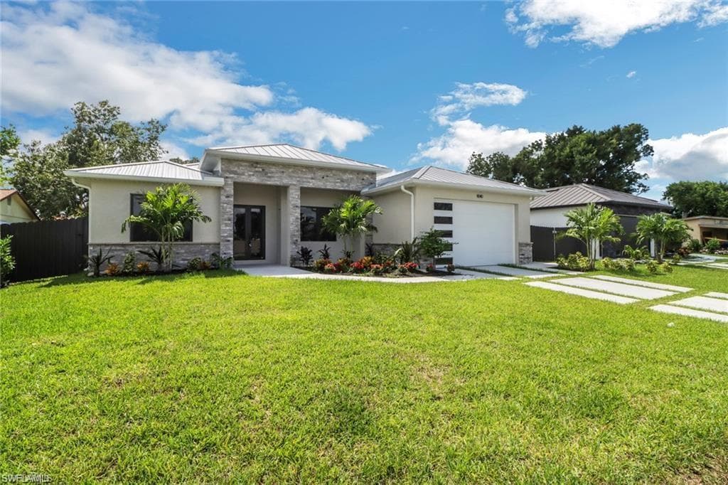 9040 Carolina ST BONITA SPRINGS, FL 34135