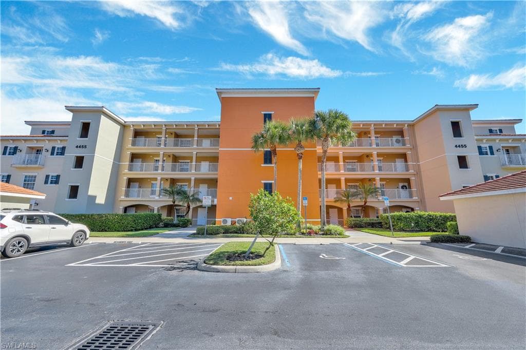 4455 Botanical Place Cir CIR 402 NAPLES, FL 34112