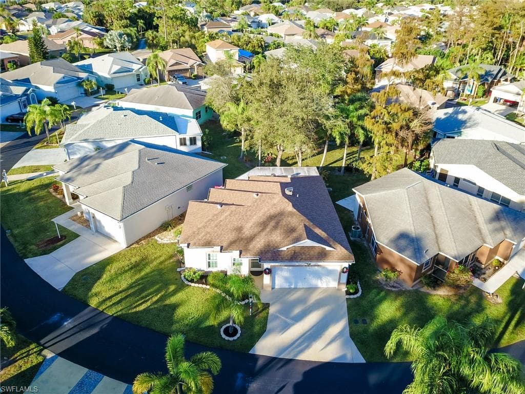 10736 San Tropez CIR ESTERO, FL 33928