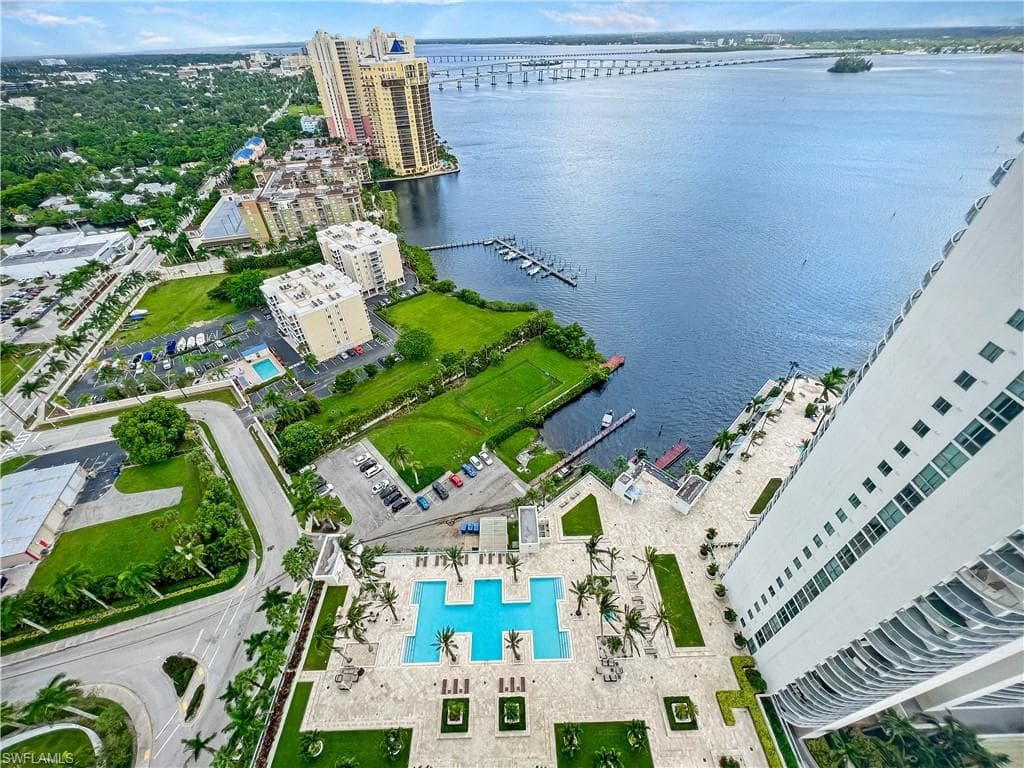 3000 Oasis Grand BLVD LPH5 FORT MYERS, FL 33916