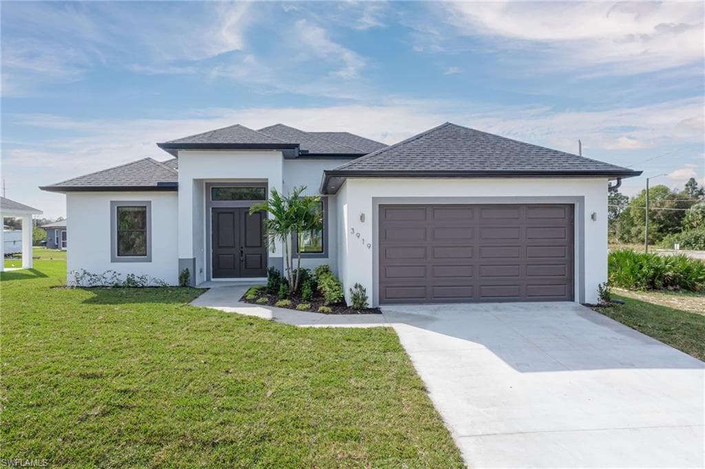 3919 38th ST SW LEHIGH ACRES, FL 33976