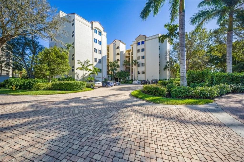 6500 Valen WAY A-303 NAPLES, FL 34108
