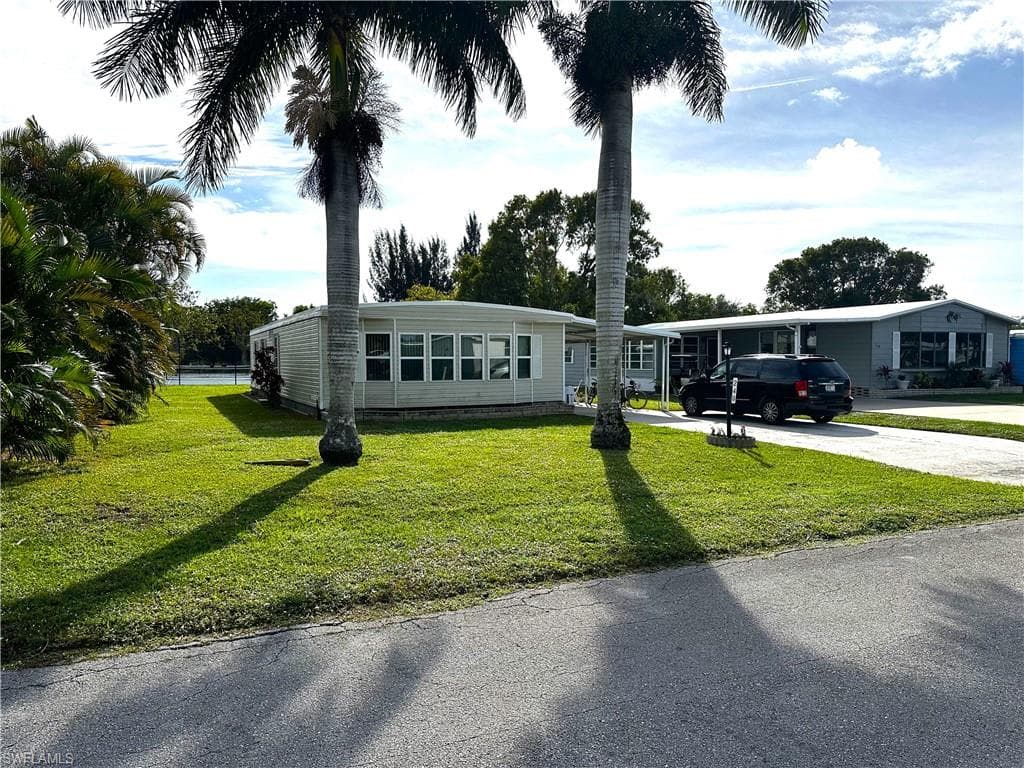 250 Indian Key LN 266 NAPLES, FL 34114