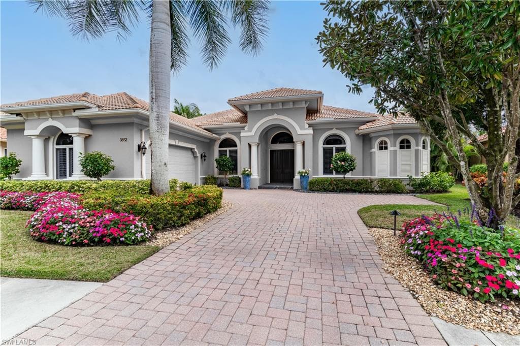 3852 Mahogany Bend DR NAPLES, FL 34114
