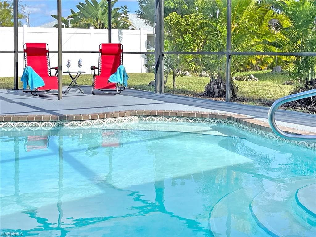 1027 SE 27th TER CAPE CORAL, FL 33904