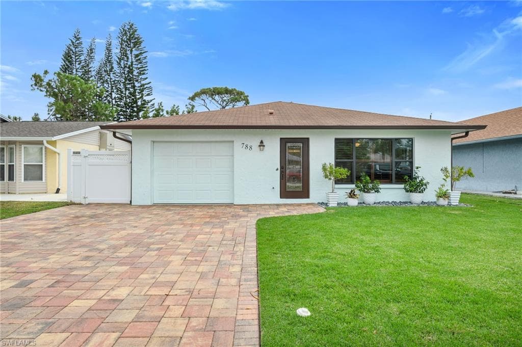 788 100th AVE N NAPLES, FL 34108