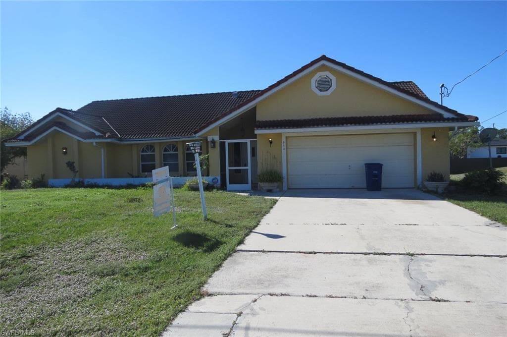 654 Homestead RD S LEHIGH ACRES, FL 33974