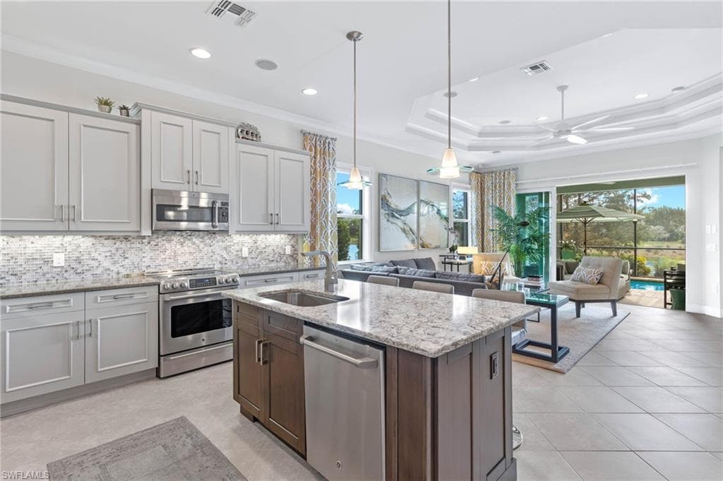 6838 Bequia WAY NAPLES, FL 34113