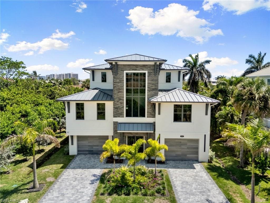 375 Periwinkle CT MARCO ISLAND, FL 34145