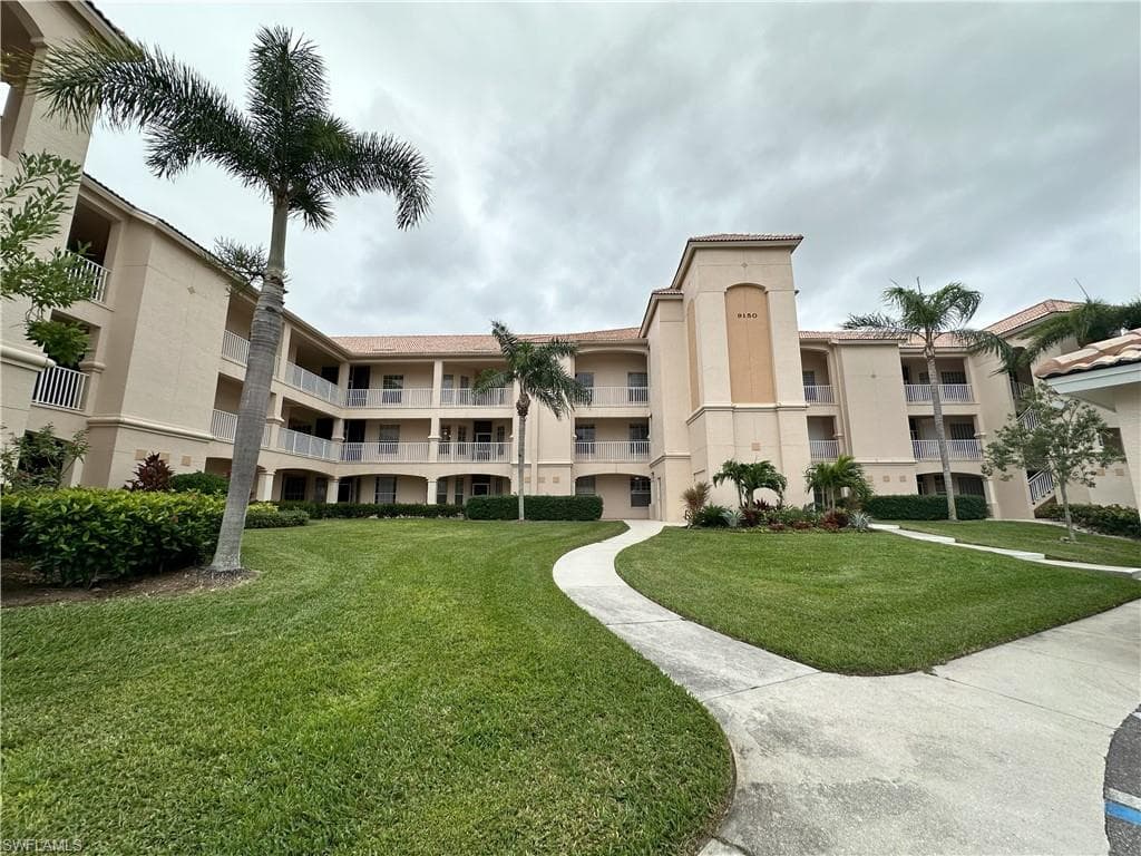9150 Southmont CV 203 FORT MYERS, FL 33908