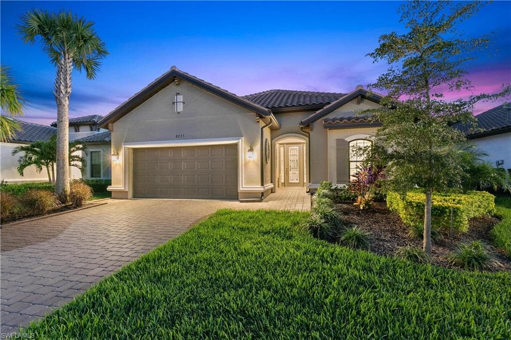 8235 Promoso CT NAPLES, FL 34114