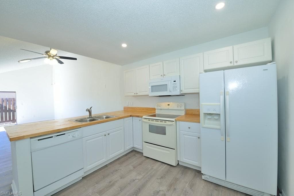 5632 Foxlake DR NORTH FORT MYERS, FL 33917