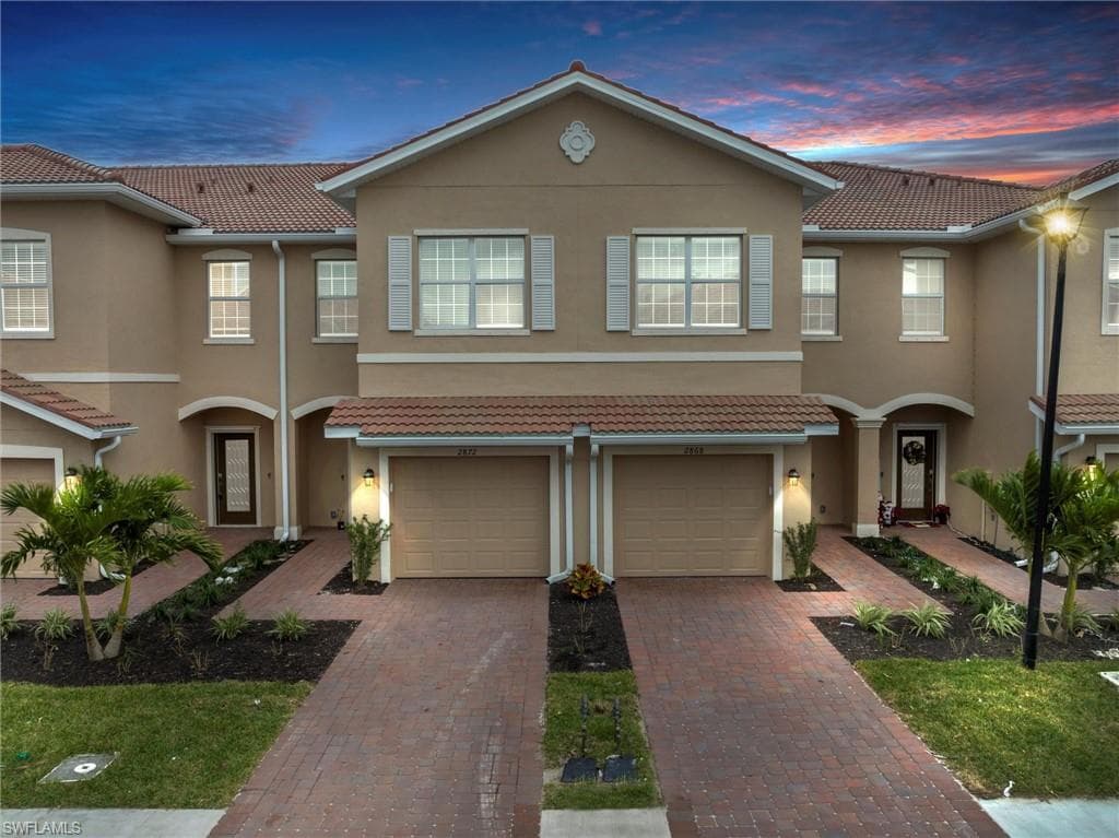 2872 Citrus ST NAPLES, FL 34120