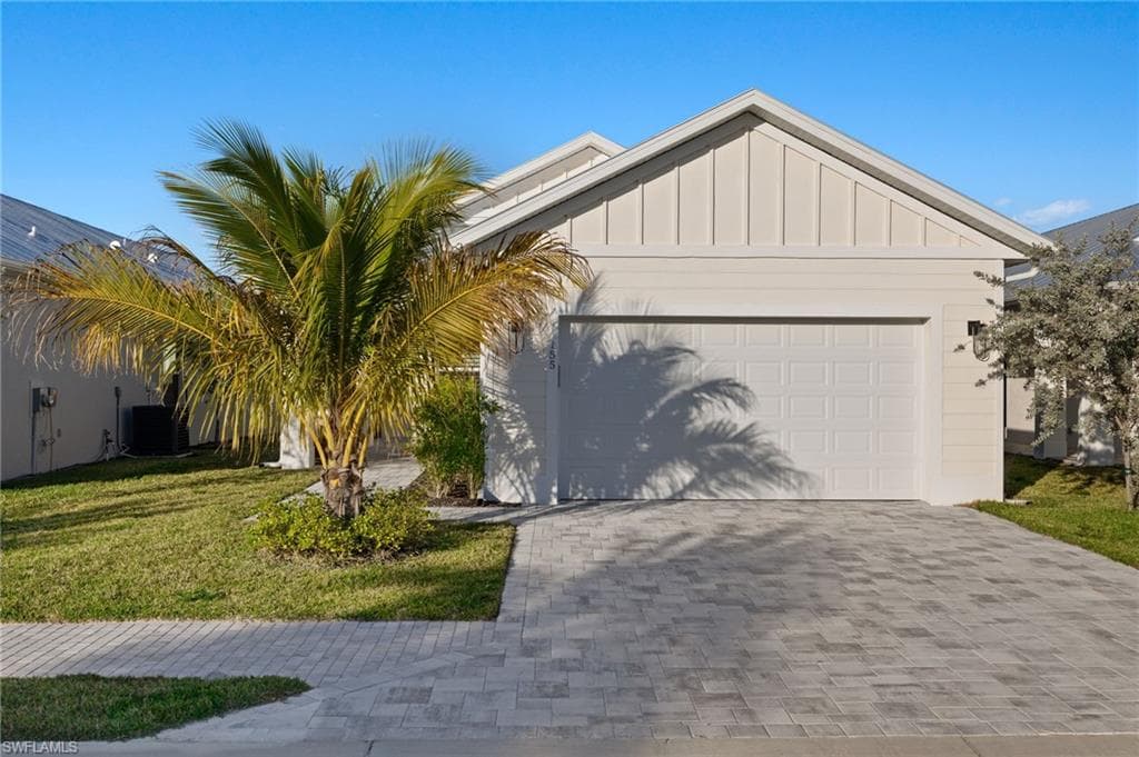 155 Cambria LN NAPLES, FL 34112