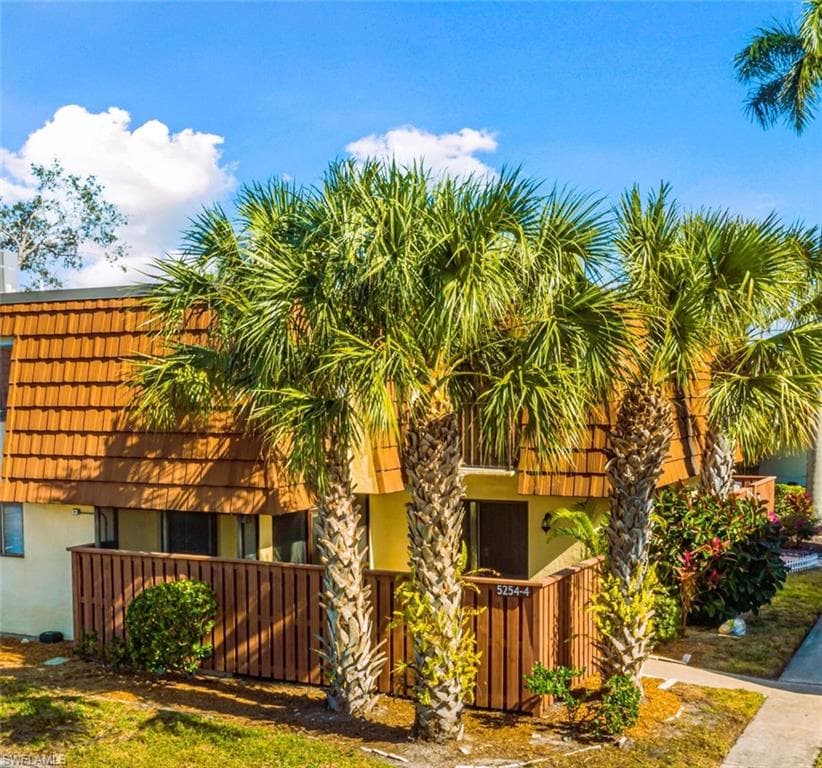 5254 Cedarbend DR 4 FORT MYERS, FL 33919