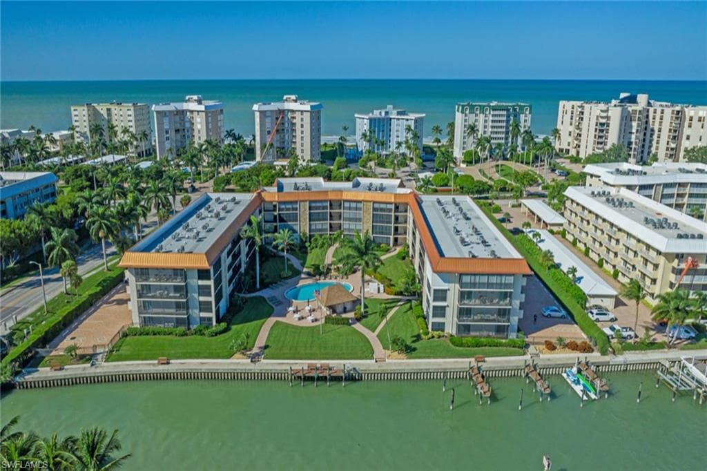 2900 Gulf Shore BLVD N 414 NAPLES, FL 34103