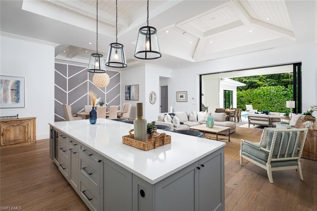 1064 13th ST N NAPLES, FL 34102