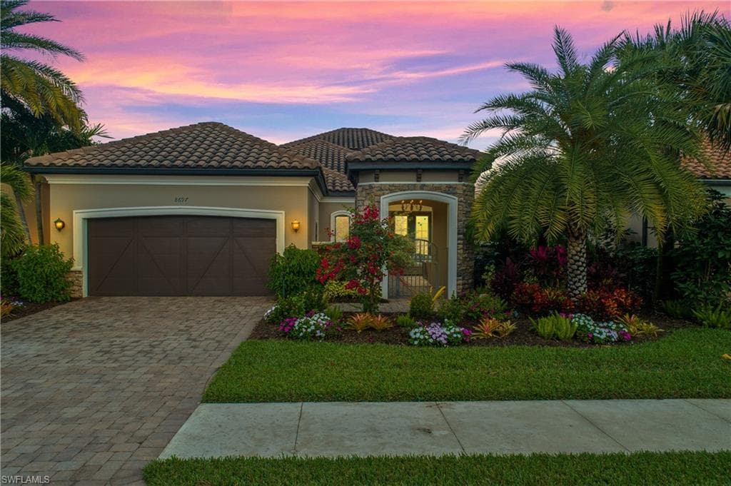 8697 Cavano ST NAPLES, FL 34119