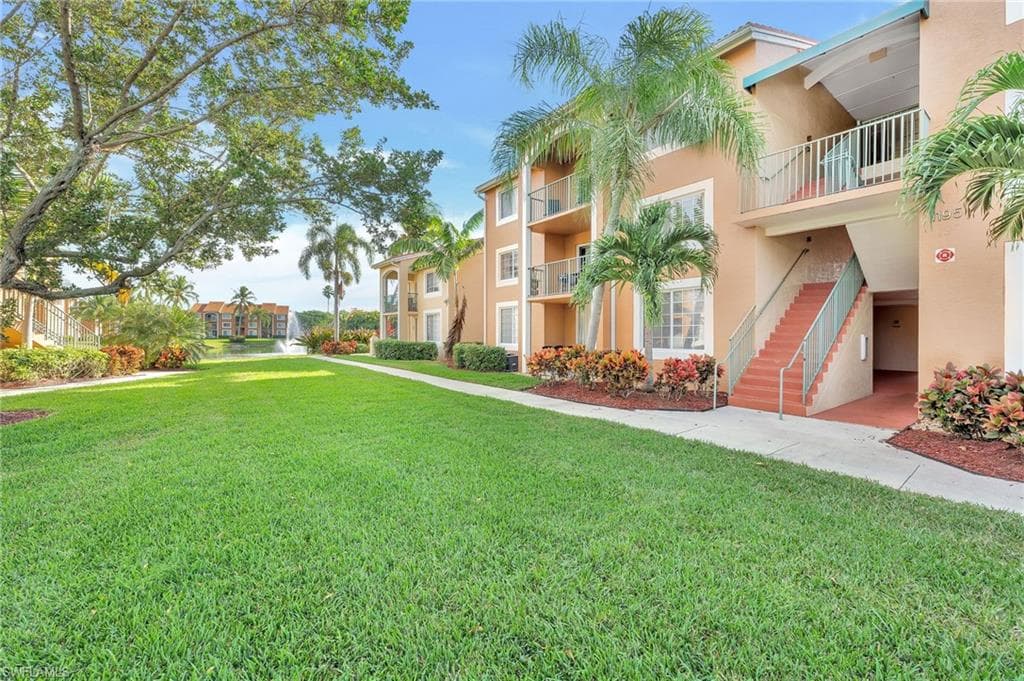 1195 Wildwood Lakes BLVD 6-306 NAPLES, FL 34104