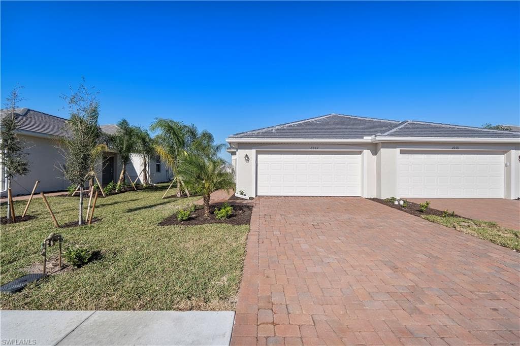 2012 Vermont LN NAPLES, FL 34120