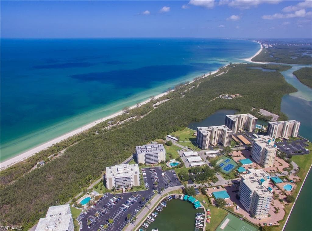 11 Bluebill AVE 505 NAPLES, FL 34108