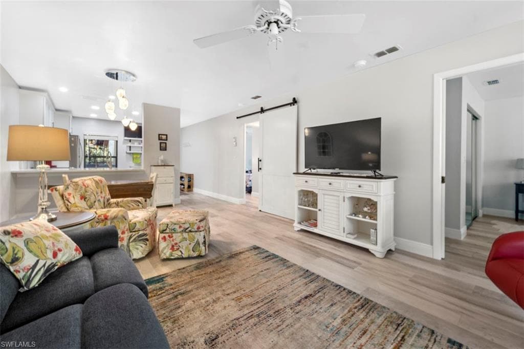 8302 Charter Club CIR 4 FORT MYERS, FL 33919