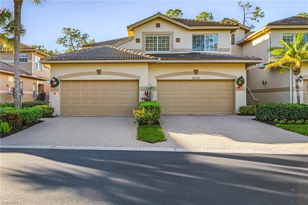 3896 Forest Glen BLVD 5-101 NAPLES, FL 34114