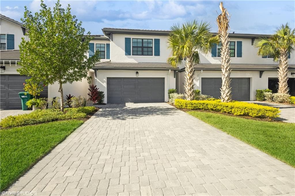 7577 Carnegie WAY NAPLES, FL 34119