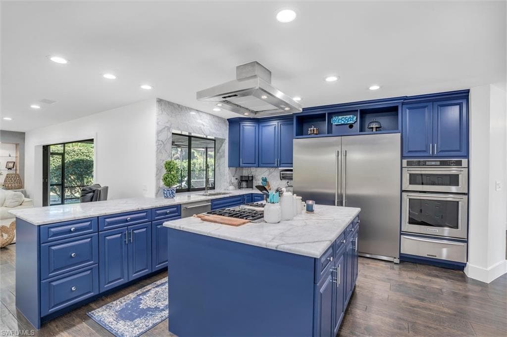 1905 Imperial Golf Course BLVD NAPLES, FL 34110