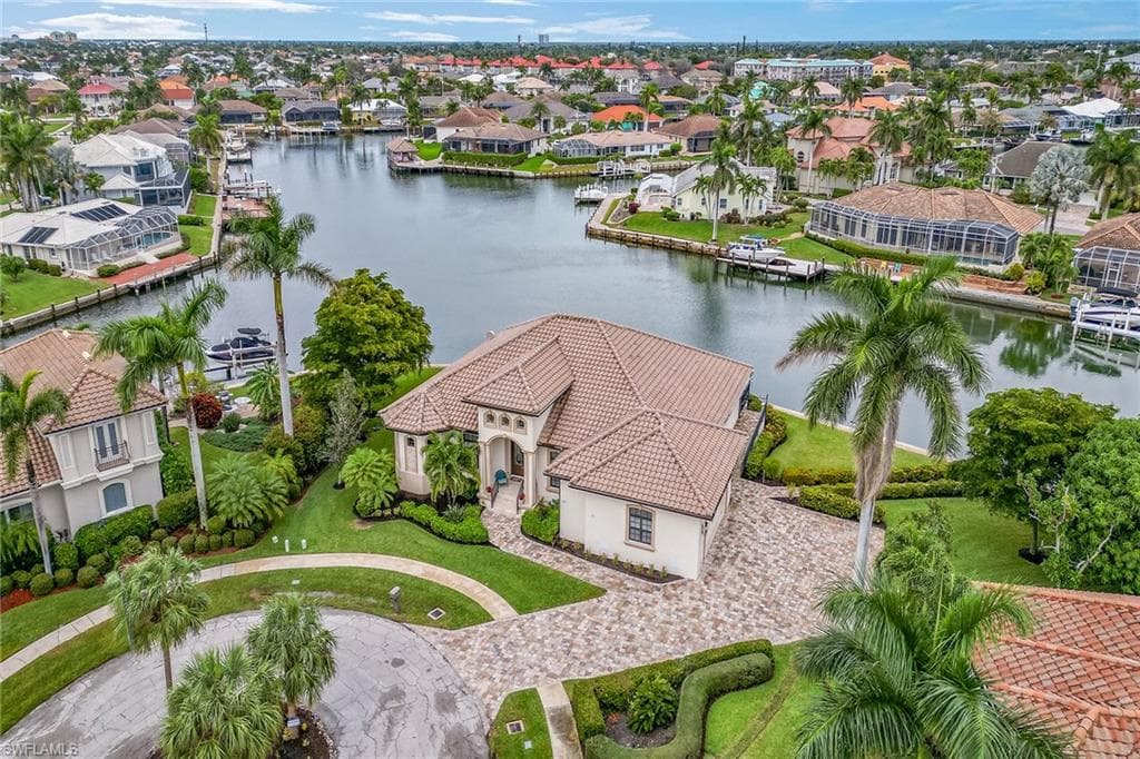 1090 Dill CT MARCO ISLAND, FL 34145