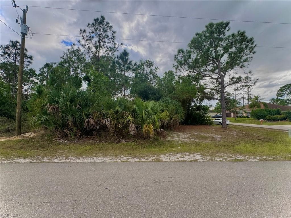 2619 16th ST W LEHIGH ACRES, FL 33971