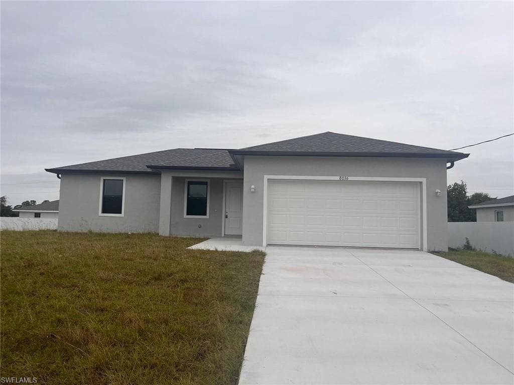 8036 OAKLEAF CIR LABELLE, FL 33935