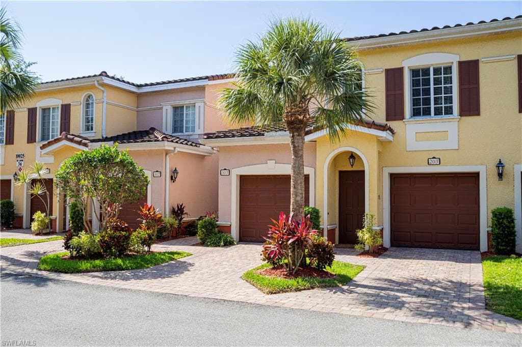10025 Villagio Gardens LN 205 ESTERO, FL 33928