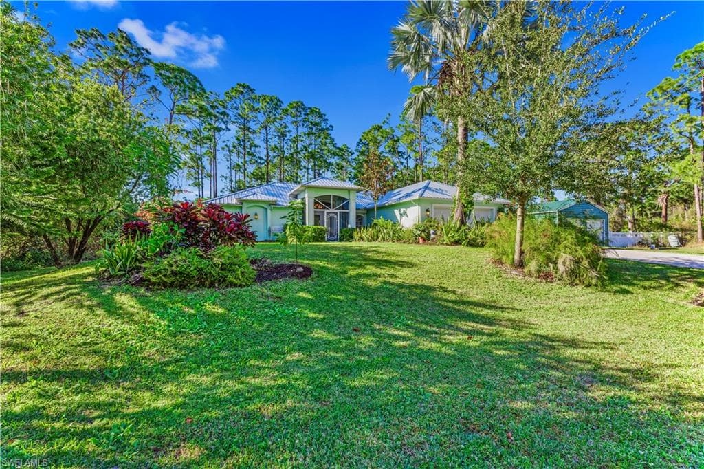520 Summit AVE S LEHIGH ACRES, FL 33974