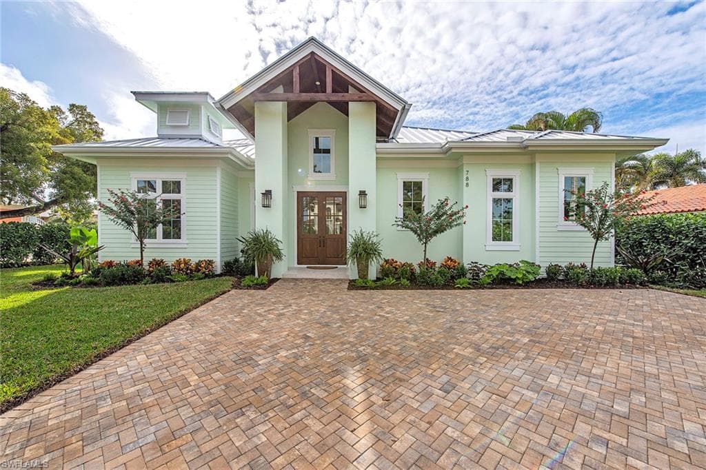 788 Broad CT S NAPLES, FL 34102