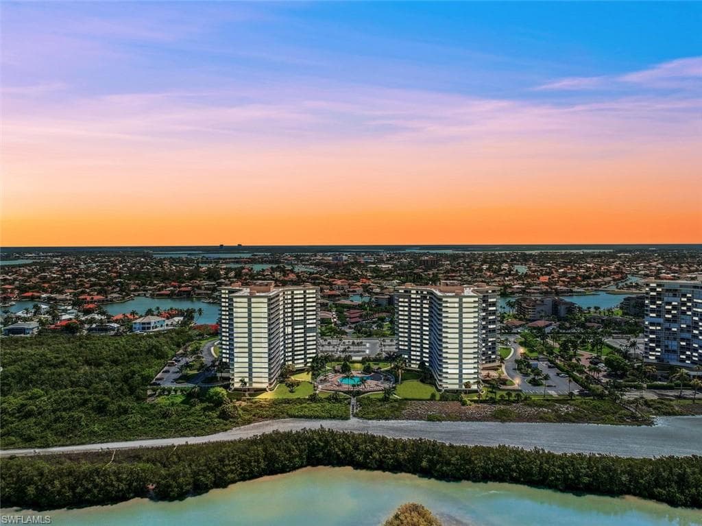 380 Seaview CT 1401 MARCO ISLAND, FL 34145