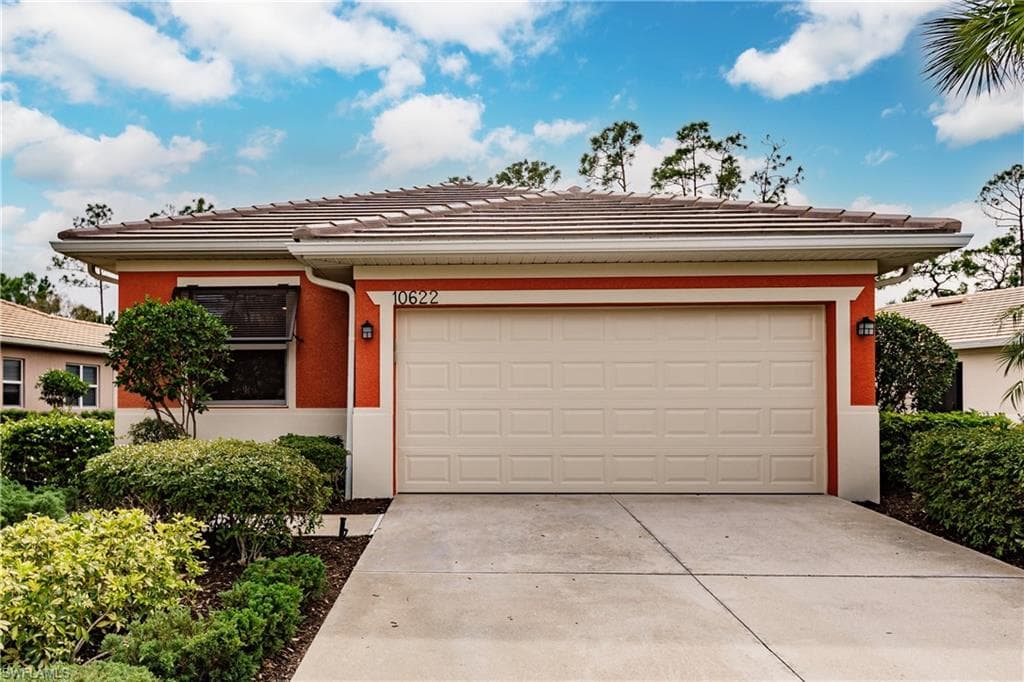10622 Camarelle CIR FORT MYERS, FL 33913