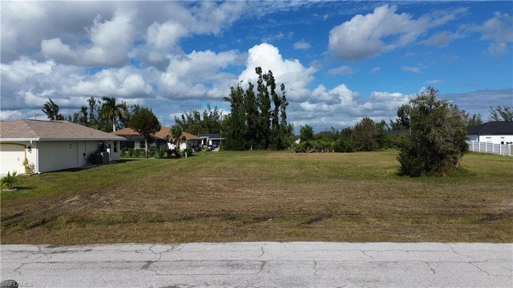 2709 NW 10th TER CAPE CORAL, FL 33993