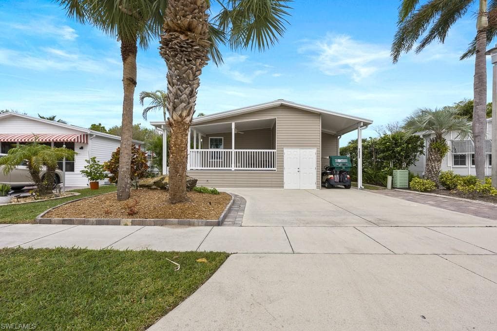 1052 Diamond Lake CIR NAPLES, FL 34114