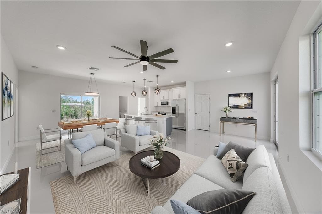 3704 6th ST LEHIGH ACRES, FL 33972