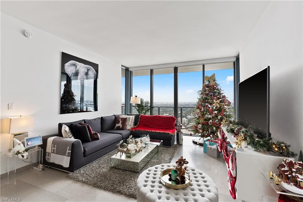 88 7th ST 3704 MIAMI, FL 33130