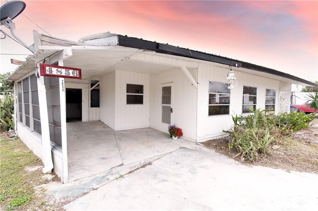 4856 Flamingo DR ST. JAMES CITY, FL 33956