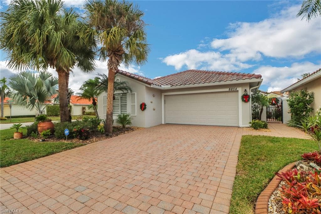8854 Cascades Isle BLVD ESTERO, FL 33928