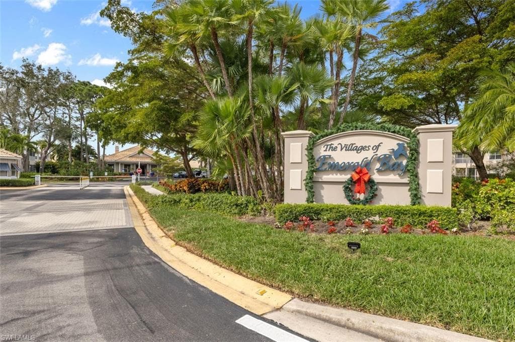 356 Emerald Bay CIR P7 NAPLES, FL 34110