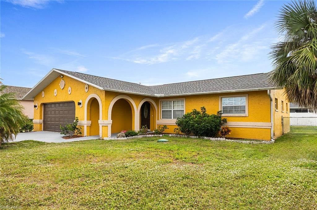 1036 Diplomat PKWY CAPE CORAL, FL 33993