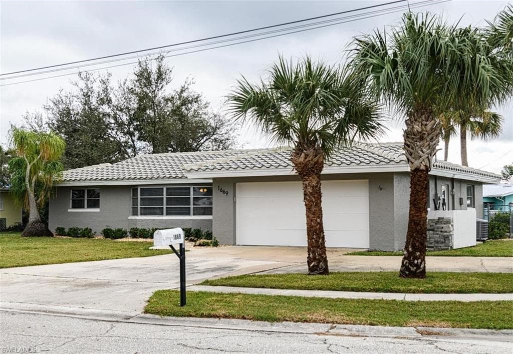 1669 White Plains TER NORTH FORT MYERS, FL 33903